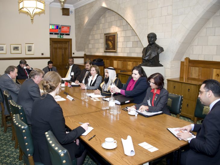 Richard Ottaway MP and Sir John Stanley discuss foreign affairs with delegation