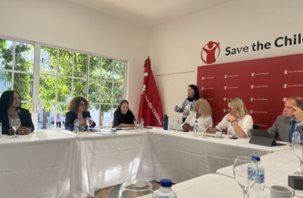 UK delegation meets representatives of Save the Children in DR