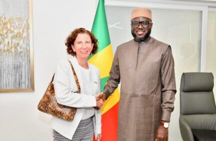 UK Delegation Leader Anneliese Dodds MP with the President of the Assemblée Nationale