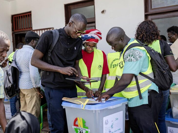 The National Electoral Commission collect documents accompanying ballot boxes in Bissau, on November 24, 2025 ©Patrick Meinhardt/AFP